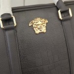 2025年9月8日入荷新作VERSACE /人気/本革/バッグ 人気 おすすめ 父の日 誕生日/ギフト プレゼント 結婚式男友達の誕生日プレゼント
