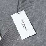 2025年9月11日入荷秋冬新作Thom Browneカーディガン高品質人気商品/誕生日プレゼント/FF工場