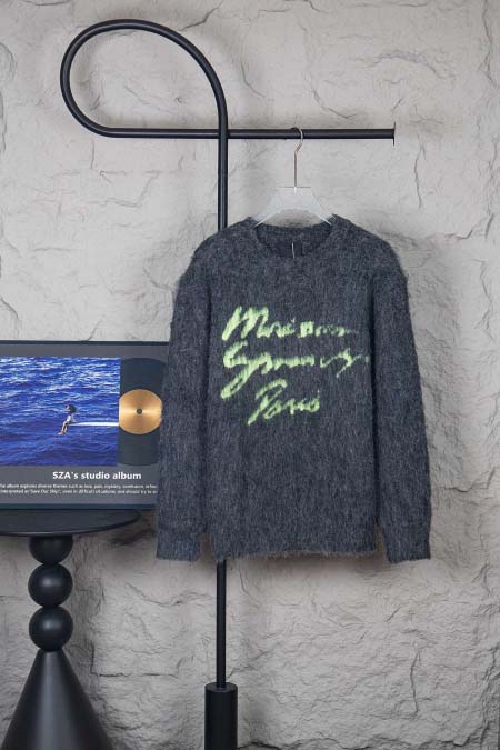 2025年9月15日入荷秋冬新作GIVENCHYニットのセー...