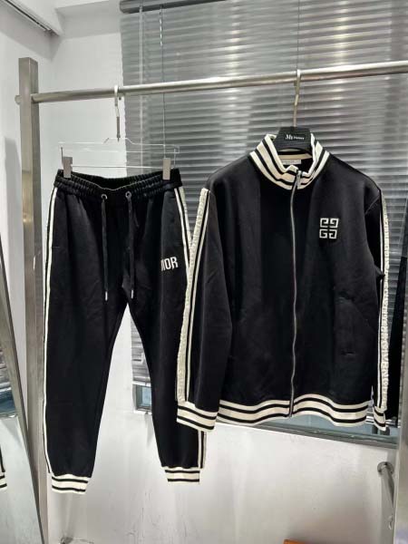 2025年9月16日入荷秋冬新作Balmain 上下高品質人...