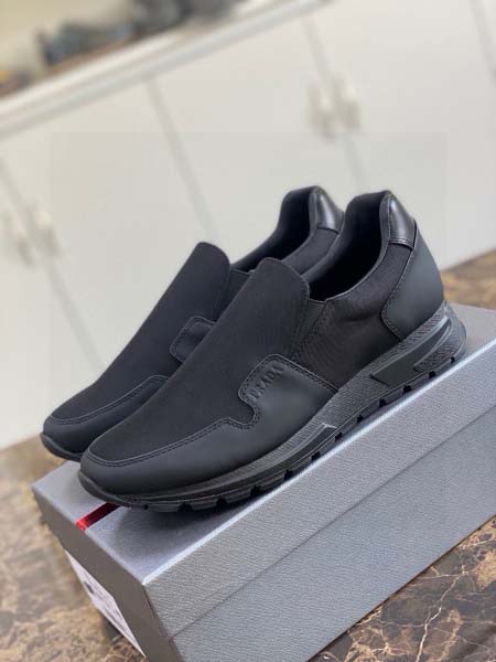 2025年9月17日入荷新品Pradaカジュアルシューズ/ス...