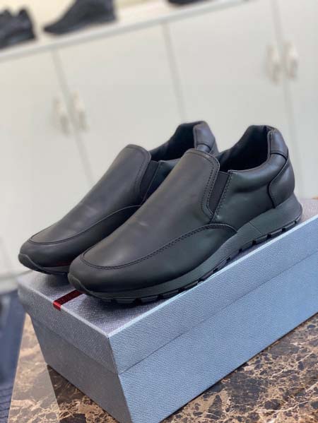 2025年9月17日入荷新品Pradaカジュアルシューズ/ス...