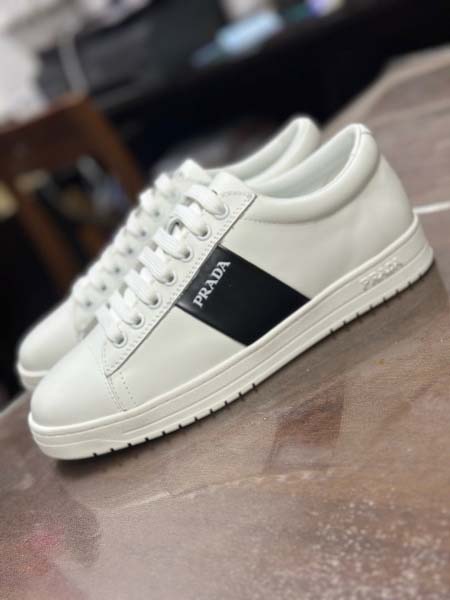 2025年9月17日入荷新品Pradaカジュアルシューズ/ス...