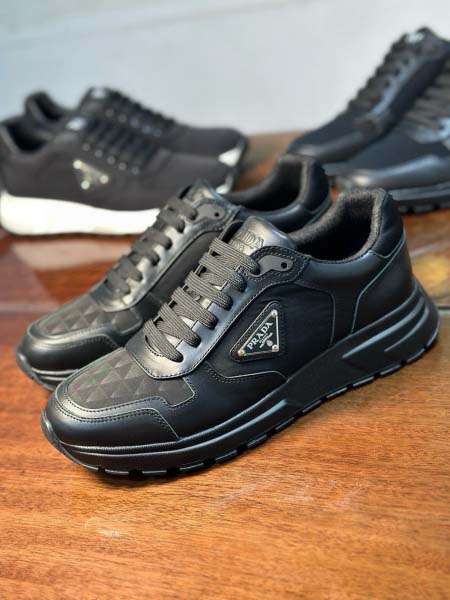 2025年9月17日入荷新品Pradaカジュアルシューズ/ス...