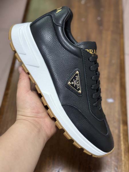 2025年9月17日入荷新品Pradaカジュアルシューズ/ス...