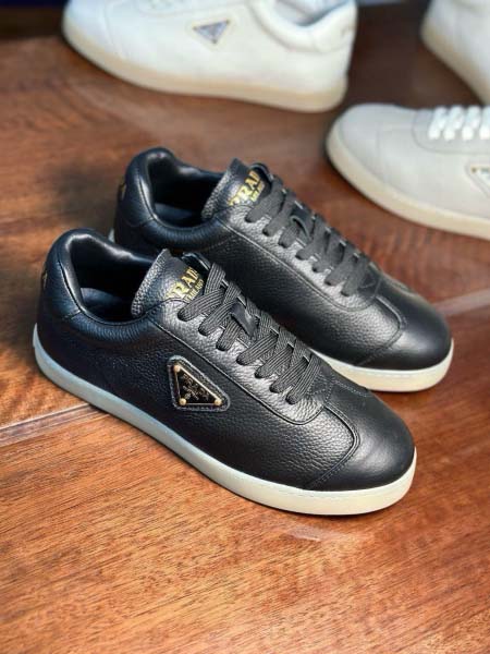 2025年9月17日入荷新品Pradaカジュアルシューズ/ス...