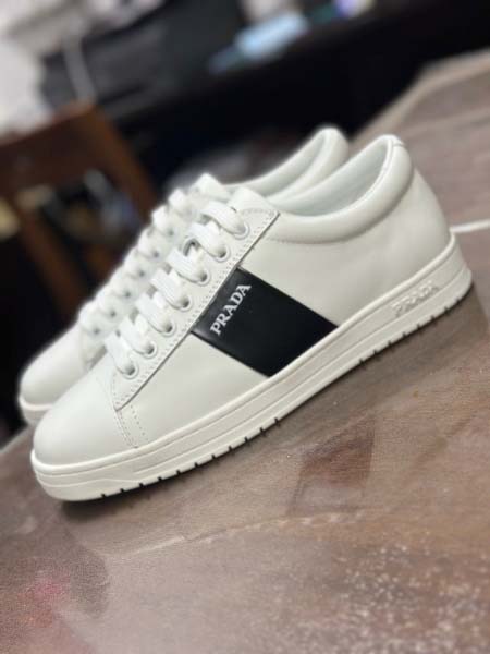 2025年9月17日入荷新品Pradaカジュアルシューズ/ス...