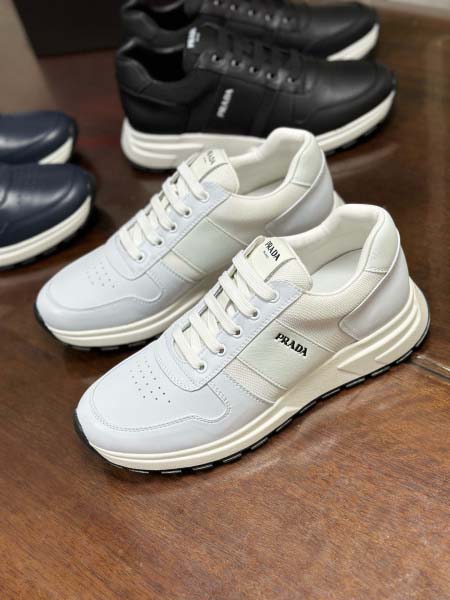 2025年9月17日入荷新品Pradaカジュアルシューズ/ス...
