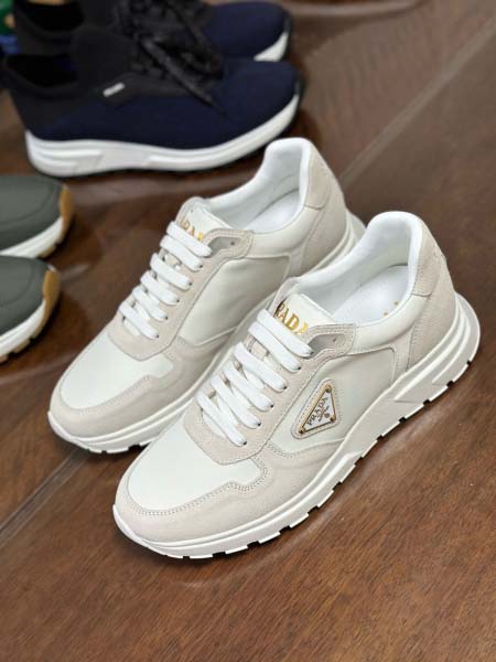 2025年9月17日入荷新品Pradaカジュアルシューズ/ス...