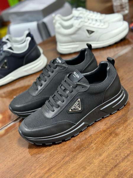 2025年9月17日入荷新品Pradaカジュアルシューズ/ス...