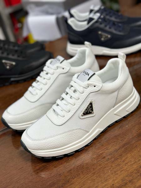 2025年9月17日入荷新品Pradaカジュアルシューズ/ス...