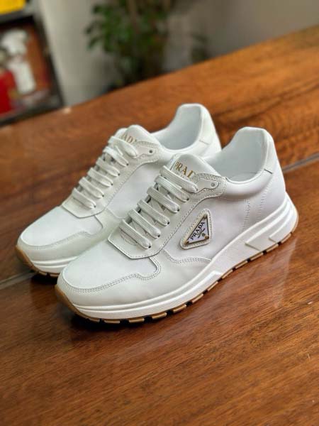 2025年9月17日入荷新品Pradaカジュアルシューズ/ス...