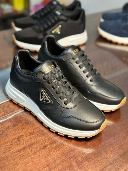 2025年9月17日入荷新品Pradaカジュアルシューズ/ス...