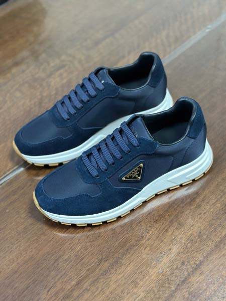 2025年9月17日入荷新品Pradaカジュアルシューズ/ス...