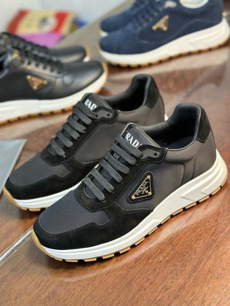 2025年9月17日入荷新品Pradaカジュアルシューズ/ス...