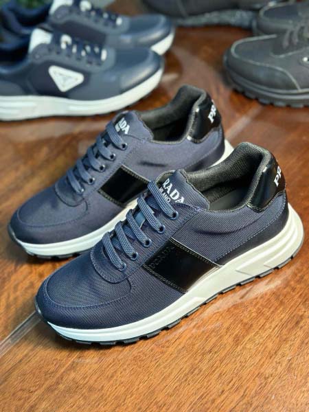 2025年9月17日入荷新品Pradaカジュアルシューズ/ス...