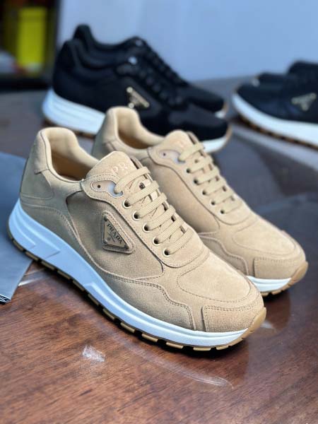 2025年9月17日入荷新品Pradaカジュアルシューズ/ス...