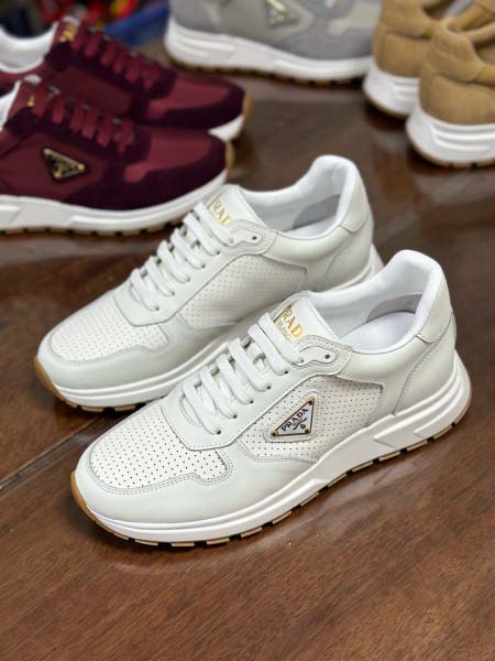 2025年9月17日入荷新品Pradaカジュアルシューズ/ス...