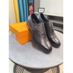 2025年9月19日入荷新品Louis Vuittonカジュアルシューズ/スニーカー｜メンズ靴人気本革製ギフト/誕生日/XG工場