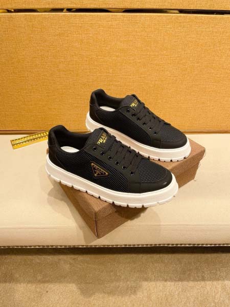 2025年9月20日入荷新品Pradaカジュアルシューズ/ス...