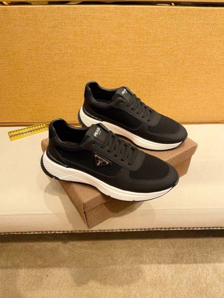 2025年9月20日入荷新品Pradaカジュアルシューズ/ス...