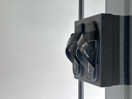 2025年9月20日入荷新品Pradaカジュアルシューズ/ス...