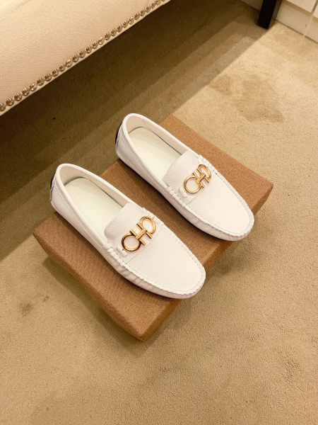 2025年9月22日入荷新品Ferragamoカジュアルシュ...