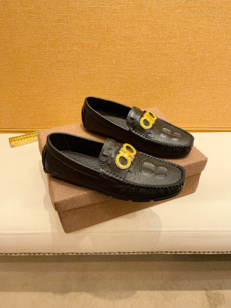 2025年9月22日入荷新品Ferragamoカジュアルシュ...