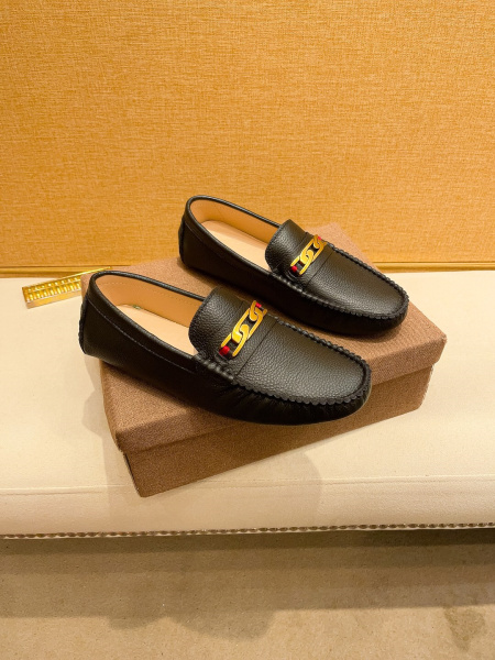 2025年9月22日入荷新品Ferragamoカジュアルシュ...