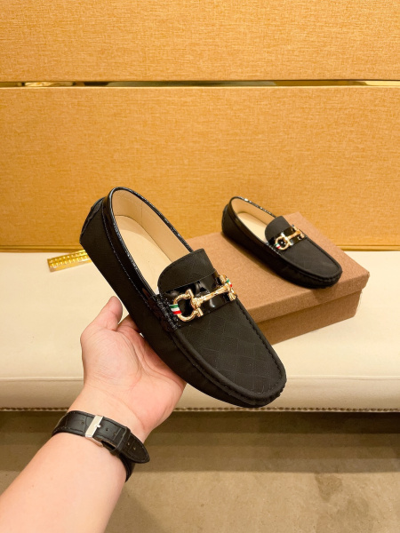 2025年9月22日入荷新品Ferragamoカジュアルシュ...