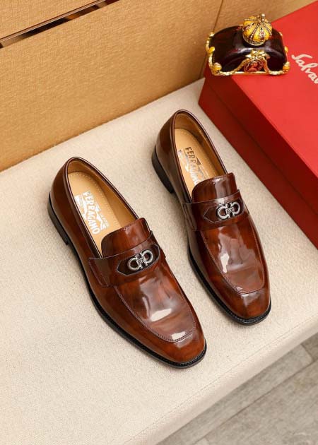 2025年9月22日入荷新品Ferragamoカジュアルシュ...