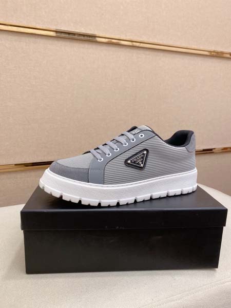 2025年9月22日入荷新品Pradaカジュアルシューズ/ス...