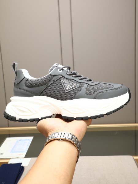 2025年9月23日入荷新品Pradaカジュアルシューズ/ス...