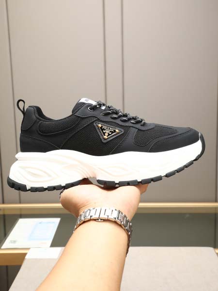 2025年9月23日入荷新品Pradaカジュアルシューズ/ス...
