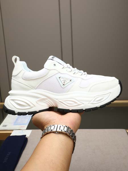 2025年9月23日入荷新品Pradaカジュアルシューズ/ス...