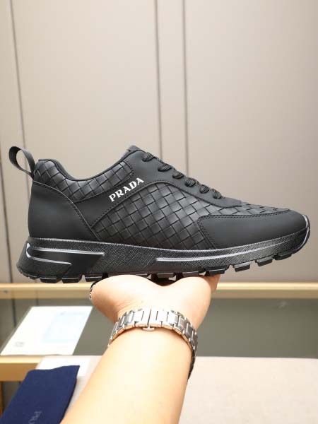2025年9月23日入荷新品Pradaカジュアルシューズ/ス...
