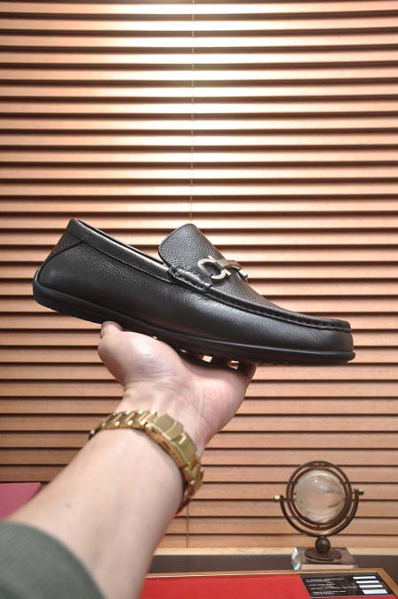 2025年9月23日入荷新品Ferragamoカジュアルシュ...