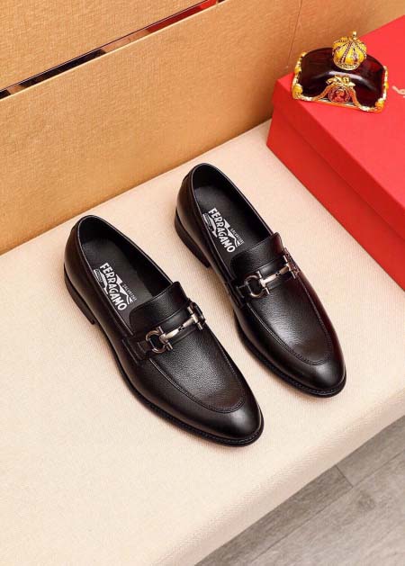2025年9月23日入荷新品Ferragamoカジュアルシュ...
