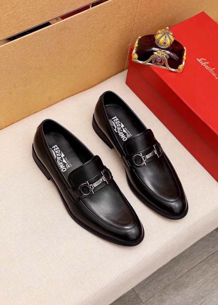 2025年9月23日入荷新品Ferragamoカジュアルシュ...