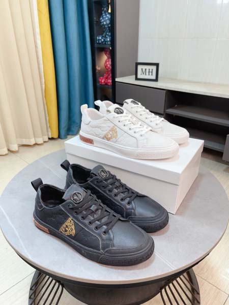 2025年9月23日入荷新品Versace  カジュアルシュ...