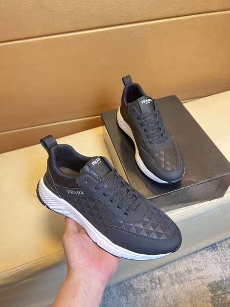 2025年9月23日入荷新品Pradaカジュアルシューズ/ス...
