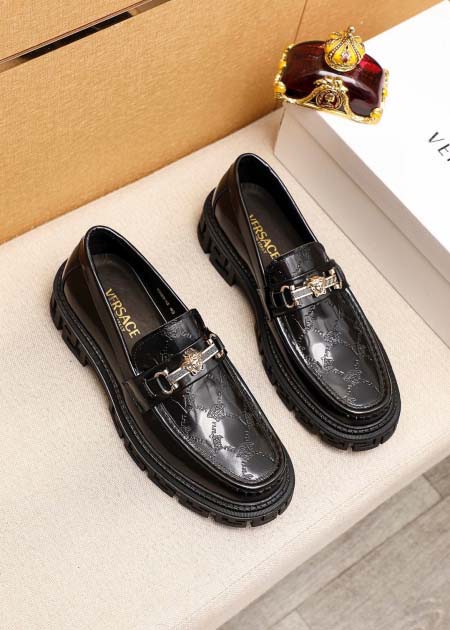 2025年9月23日入荷新品VERSACEカジュアルシューズ...