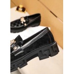 2025年9月23日入荷新品VERSACEカジュアルシューズ/スニーカー｜メンズ靴人気本革製ギフト/誕生日/TL工場