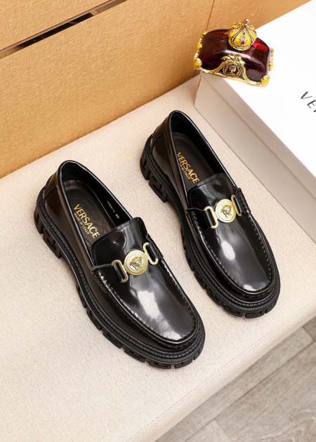 2025年9月23日入荷新品VERSACEカジュアルシューズ...