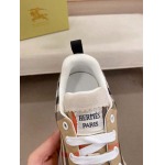 2025年9月23日入荷新品BURBERRYカジュアルシューズ/スニーカー｜メンズ靴人気本革製ギフト/誕生日/TL工場