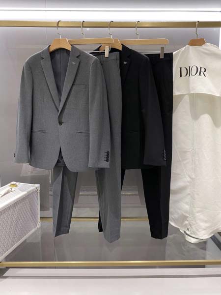 2025年9月24日入荷秋冬新作Dior スーツのセット上下...