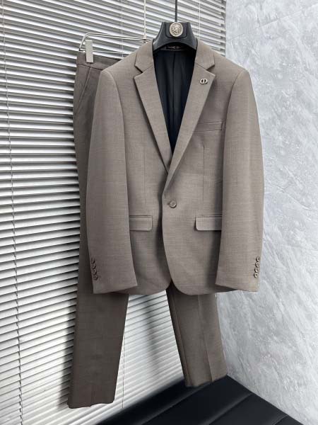 2025年9月24日入荷秋冬新作Diorスーツのセット上下高...