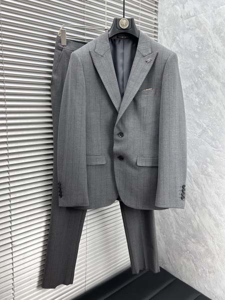 2025年9月24日入荷秋冬新作Diorスーツのセット上下高...