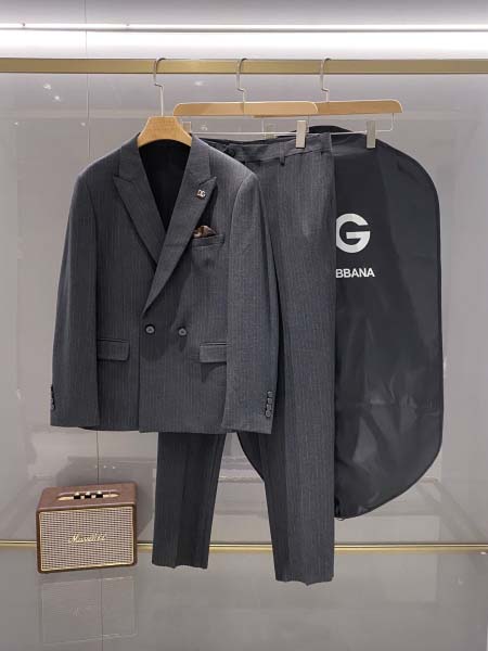 2025年9月24日入荷秋冬新作Dolce&Gabbanaス...