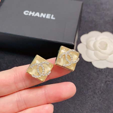 2025年9月25日入荷新品Chanelピアスギフト/誕生日...